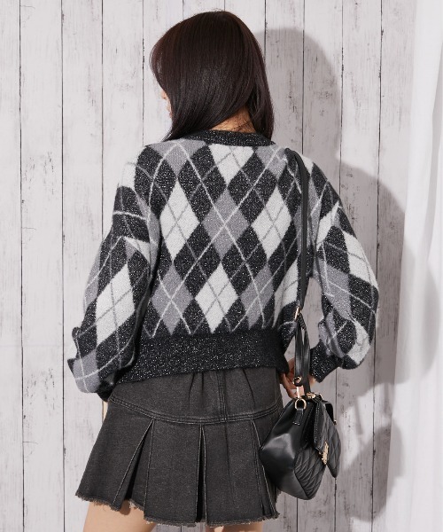 GORGE(ゴージ)の「《アーガイル×ラメMIX》レディース シャギーニット ラメ入り ニットトップス ふんわり 短丈 秋冬(ニット/セーター・レディース・アイボリー/ブラック/ブラウン・F)」の9枚目の写真