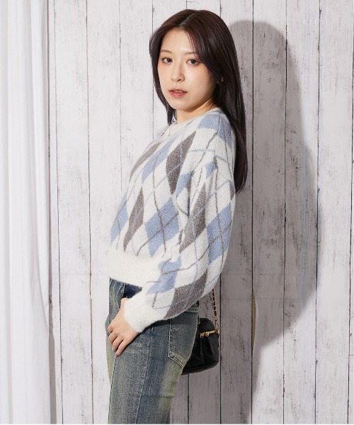 GORGE(ゴージ)の「《アーガイル×ラメMIX》レディース シャギーニット ラメ入り ニットトップス ふんわり 短丈 秋冬(ニット/セーター・レディース・アイボリー/ブラック/ブラウン・F)」の11枚目の写真