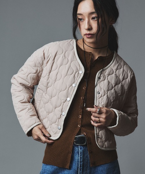 W:Huku（フーク）の「オニオン キルト コンパクト カーディガン ジャケット / Onion Quilt Compact Cardigan（ブルゾン・レディース・ブラック/ライトベージュ/カーキ・M/L）」の3枚目の写真