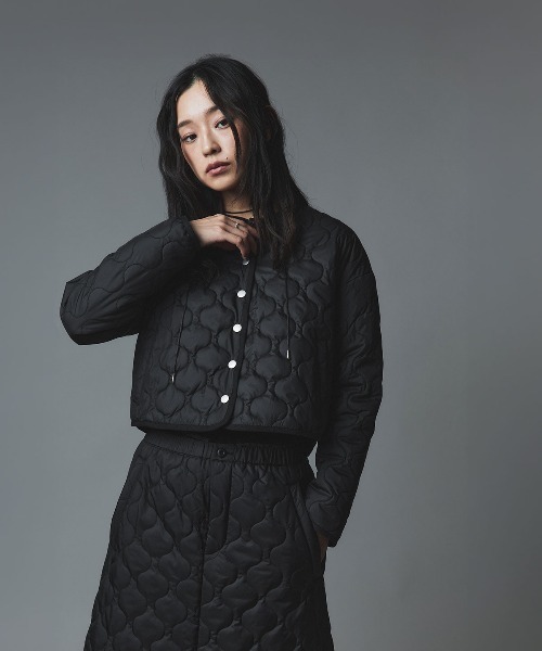W:Huku（フーク）の「オニオン キルト コンパクト カーディガン ジャケット / Onion Quilt Compact Cardigan（ブルゾン・レディース・ブラック/ライトベージュ/カーキ・M/L）」の18枚目の写真