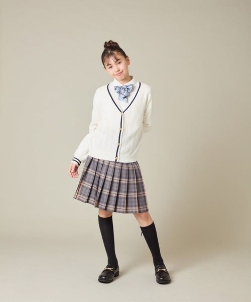 a.v.v（アーヴェヴェ）の「[150-160]【卒服】配色ケーブルカーディガン（カーディガン/ボレロ・キッズ・ホワイト・150/160）」の11枚目の写真