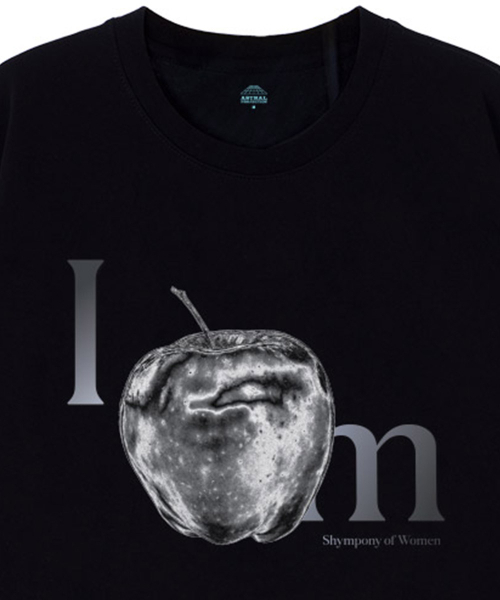 ASTRAL PROJECTION（アストラルプロジェクション）の「[オーバーサイズ]アップル13番手綿ラウンドネック半袖Tシャツ_ブラック（Tシャツ/カットソー・メンズ・その他・LARGE/MEDIUM/X-LARGE）」の3枚目の写真