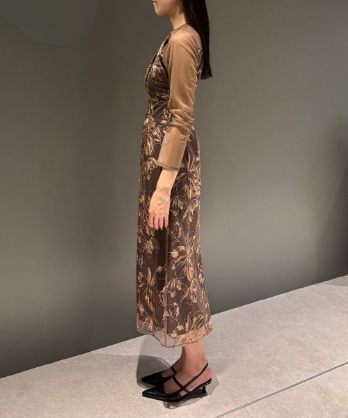 ANDRESD(アンドレスド)の「プリーツフロントフラワードレス/ pleated front flower dress(ドレス・レディース・ブルーグレー/ブラウン/チャコール/ベージュ/グリーン・L/M/S)」の22枚目の写真