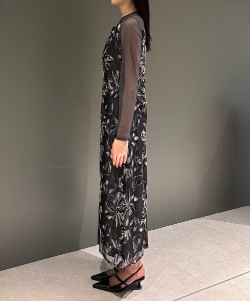 ANDRESD(アンドレスド)の「プリーツフロントフラワードレス/ pleated front flower dress(ドレス・レディース・ブルーグレー/ブラウン/チャコール/ベージュ/グリーン・L/M/S)」の16枚目の写真