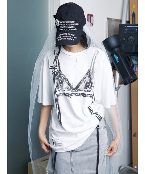 WHOLE PAPER（ホールペーパー）の「ブラスプレイグラフィックTシャツ（ホワイト）（Tシャツ/カットソー・レディース・ホワイト・ONE）」の2枚目の写真