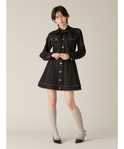 LILY BROWN(リリーブラウン)の「ボウタイデニムミニワンピース(ワンピース・レディース・ライトブルー/ブラック・F)」の3枚目の写真