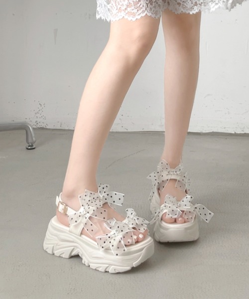 Shoes in Closet(シューズインクローゼット)の「超軽量 厚底 ボリュームソール シアー リボン サンダル 5483(サンダル・レディース・アイボリー/ブラック×ブラック/ホワイト系3/ブラック系3・L/M/S/LL)」の3枚目の写真