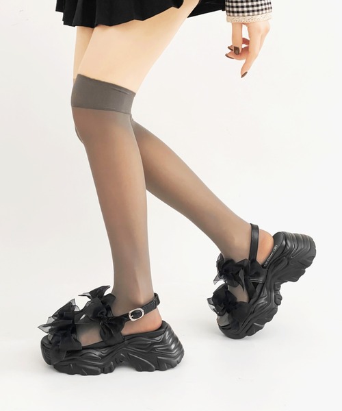 Shoes in Closet(シューズインクローゼット)の「超軽量 厚底 ボリュームソール シアー リボン サンダル 5483(サンダル・レディース・アイボリー/ブラック×ブラック/ホワイト系3/ブラック系3・L/M/S/LL)」の6枚目の写真