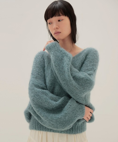 DRESSLAVE(ドレスレイブ)の「chunky mohair Vneck pullover(チャンキーモヘアVネックプルオーバー)(ニット/セーター・レディース・ブルー/レッド/オレンジ・38)」の2枚目の写真