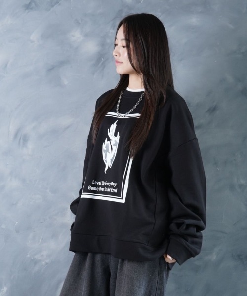 NOIZY（ノイジー）の「No Game Over Sweat/Threads NOIZY Logo Sweat / 裏毛 ワンポイント 刺繍 クルーネック プリント スウェット 長袖（スウェット・メンズ・Black/ブラック系その他/グレー系その他/グレー・LARGE/MEDIUM）」の3枚目の写真