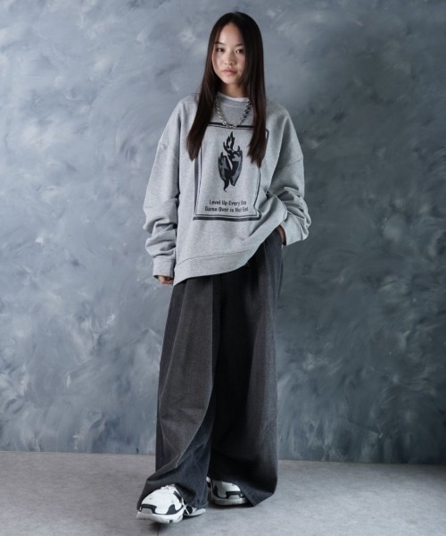 NOIZY（ノイジー）の「No Game Over Sweat/Threads NOIZY Logo Sweat / 裏毛 ワンポイント 刺繍 クルーネック プリント スウェット 長袖（スウェット・メンズ・Black/ブラック系その他/グレー系その他/グレー・LARGE/MEDIUM）」の14枚目の写真