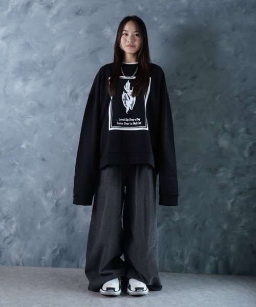 NOIZY（ノイジー）の「No Game Over Sweat/Threads NOIZY Logo Sweat / 裏毛 ワンポイント 刺繍 クルーネック プリント スウェット 長袖（スウェット・メンズ・Black/ブラック系その他/グレー系その他/グレー・LARGE/MEDIUM）」の17枚目の写真
