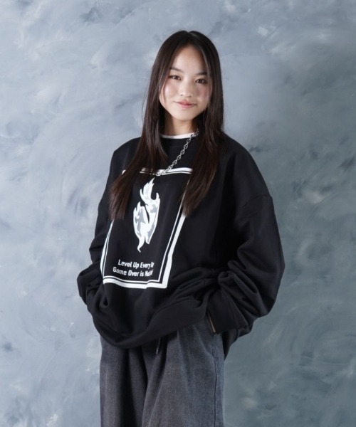 NOIZY（ノイジー）の「No Game Over Sweat/Threads NOIZY Logo Sweat / 裏毛 ワンポイント 刺繍 クルーネック プリント スウェット 長袖（スウェット・メンズ・Black/ブラック系その他/グレー系その他/グレー・LARGE/MEDIUM）」の16枚目の写真