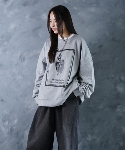 NOIZY（ノイジー）の「No Game Over Sweat/Threads NOIZY Logo Sweat / 裏毛 ワンポイント 刺繍 クルーネック プリント スウェット 長袖（スウェット・メンズ・Black/ブラック系その他/グレー系その他/グレー・LARGE/MEDIUM）」の6枚目の写真