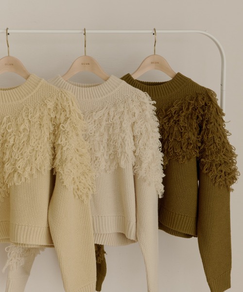 OLUN(オルン)の「fringe knit/フリンジニット(ニット/セーター・レディース・カーキ/アイボリー/クリーム・FREE)」の5枚目の写真