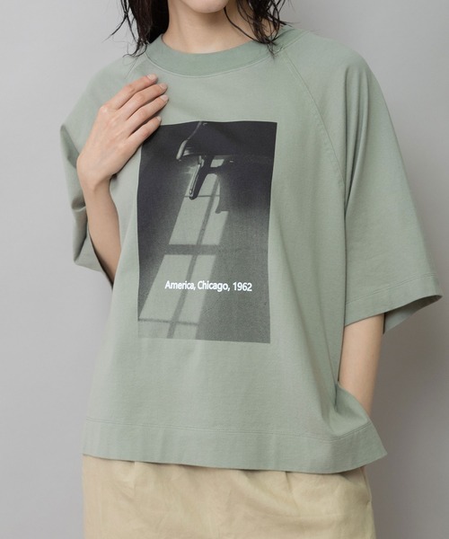Munich（ミューニック）の「コットンジャージフォトプリントTシャツ（Tシャツ/カットソー・レディース・ホワイト/アイボリー/カーキ・FREE）」の3枚目の写真