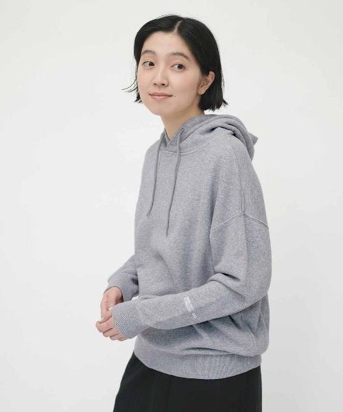 THREE FIFTY STANDARD(スリーフィフティースタンダード)の「THREE FIFTY STANDARD トンプキン裏毛のベーシックなスウェットパーカー〈杢グレー〉(パーカー・レディース・杢グレー・M/L/LL/3L)」の8枚目の写真