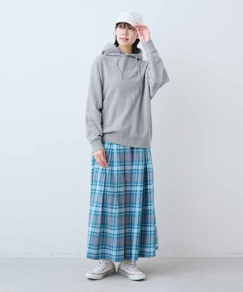THREE FIFTY STANDARD(スリーフィフティースタンダード)の「THREE FIFTY STANDARD トンプキン裏毛のベーシックなスウェットパーカー〈杢グレー〉(パーカー・レディース・杢グレー・M/L/LL/3L)」の2枚目の写真