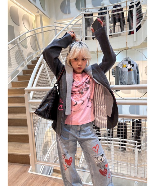 Desigual(デシグアル)の「ミッキー&ミニー グラフィック ハートTシャツ ディズニー(Tシャツ/カットソー・レディース・レッド/ホワイト・S/M/L/XL/XS)」の2枚目の写真