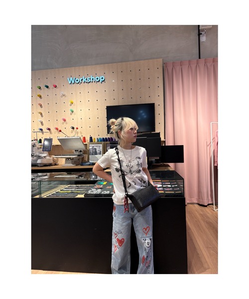 Desigual(デシグアル)の「ミッキー&ミニー グラフィック ハートTシャツ ディズニー(Tシャツ/カットソー・レディース・レッド/ホワイト・S/M/L/XL/XS)」の14枚目の写真