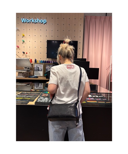 Desigual(デシグアル)の「ミッキー&ミニー グラフィック ハートTシャツ ディズニー(Tシャツ/カットソー・レディース・レッド/ホワイト・S/M/L/XL/XS)」の11枚目の写真