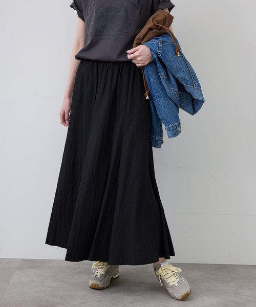 SLOBE IENA（スローブイエナ）の「ナイロンワッシャー切り替えギャザースカート（スカート・レディース・ブラック/ホワイト/ベージュ・FREE）」の12枚目の写真