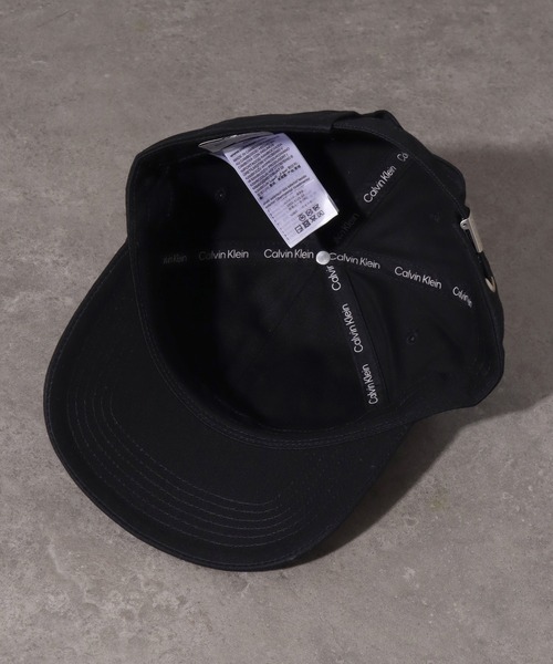 Calvin Klein（カルバン・クライン）の「【Calvin Klein/カルバンクライン】MONOGRAM EMBROIDERY BASEBALL CAP/モノグラム エンブロイダリー ベースボールキャップ（キャップ・メンズ・ホワイト/ブラック・ONE SIZE）」の9枚目の写真