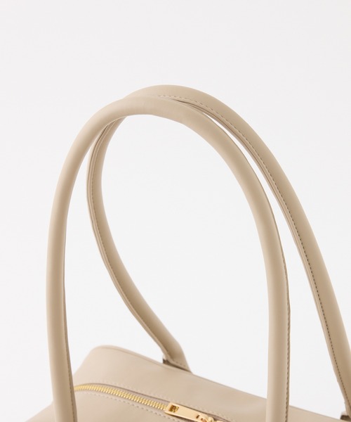 Seemi. byNICECLAUP（ シーミーバイナイスクラップ）の「【Seemi.】キャリーオン可能/エンボススクエアボストン（ボストンバッグ・レディース・グレイッシュベージュ/カーキ/モカ・FREE）」の11枚目の写真