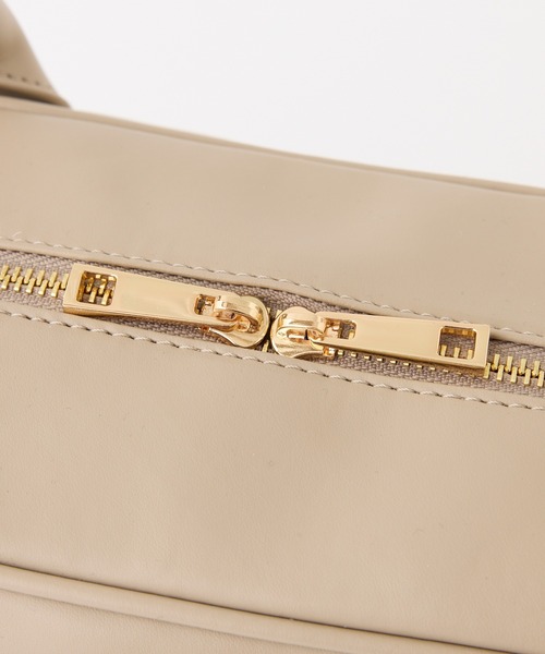 Seemi. byNICECLAUP（ シーミーバイナイスクラップ）の「【Seemi.】キャリーオン可能/エンボススクエアボストン（ボストンバッグ・レディース・グレイッシュベージュ/カーキ/モカ・FREE）」の12枚目の写真