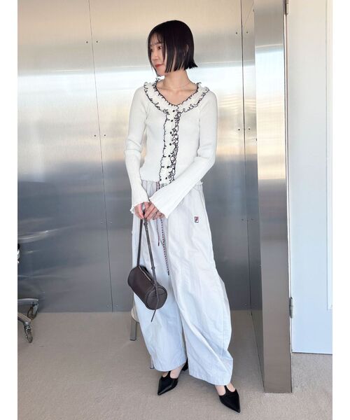 LAGUNAMOON(ラグナムーン)の「リブフリルカーデニットプルオーバー(ニット/セーター・レディース・ライトブルー/ブラウン/ホワイト・FREE)」の17枚目の写真