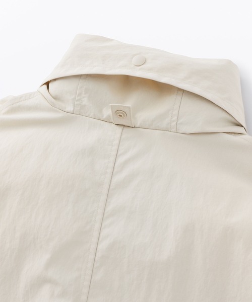 無印良品（ムジルシリョウヒン）の「婦人　撥水ＵＶカットフードがしまえるロングコート（その他アウター・レディース・アイボリー/スモーキーグリーン系/ダークネイビー・S/M/L/XL）」の9枚目の写真