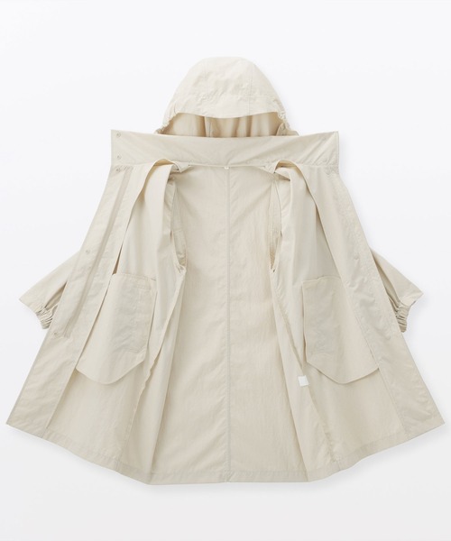 無印良品（ムジルシリョウヒン）の「婦人　撥水ＵＶカットフードがしまえるロングコート（その他アウター・レディース・アイボリー/スモーキーグリーン系/ダークネイビー・S/M/L/XL）」の10枚目の写真