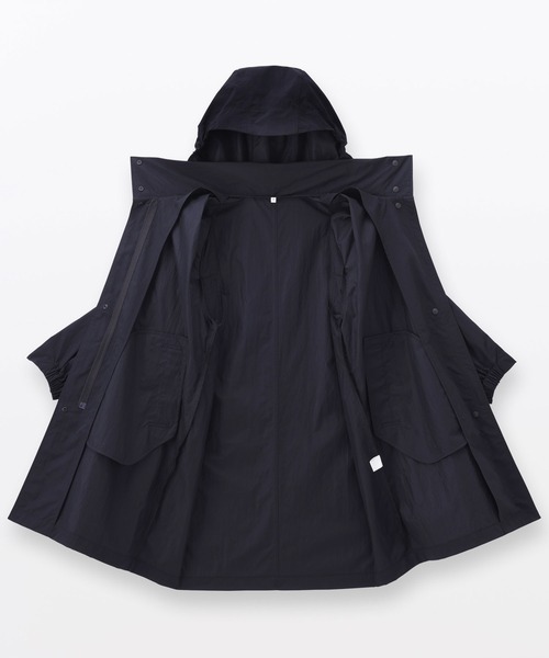 無印良品（ムジルシリョウヒン）の「婦人　撥水ＵＶカットフードがしまえるロングコート（その他アウター・レディース・アイボリー/スモーキーグリーン系/ダークネイビー・S/M/L/XL）」の20枚目の写真