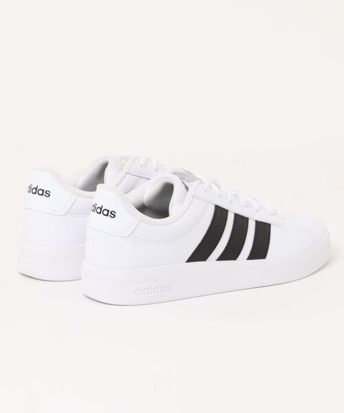 adidas(アディダス)の「adidas アディダス GRAND COURT BASE 3.0 U メンズスニーカー(グランドコートベース3.0U) JR4613 フットウェアホワイト/コアブラック/フットウェアホワイト(スニーカー・メンズ・ホワイト×ブラック・26.0cm/26.5cm/27.0cm/27.5cm/28.0cm/28.5cm/29.0cm/30.0cm/31cm/25.5cm)」の2枚目の写真