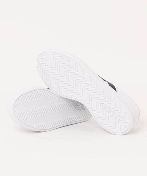 adidas(アディダス)の「adidas アディダス GRAND COURT BASE 3.0 U メンズスニーカー(グランドコートベース3.0U) JR4613 フットウェアホワイト/コアブラック/フットウェアホワイト(スニーカー・メンズ・ホワイト×ブラック・26.0cm/26.5cm/27.0cm/27.5cm/28.0cm/28.5cm/29.0cm/30.0cm/31cm/25.5cm)」の3枚目の写真