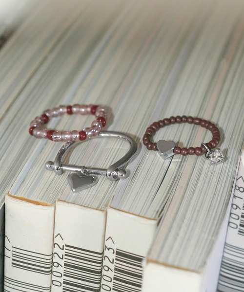 GOLDY（ゴールディ）の「カラー ビーズ × ハート セット リング（リング・レディース・ピンク/ブルー/ブラック/グリーン・FREE）」の4枚目の写真