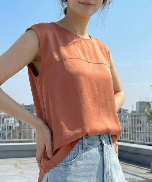 Belta attrice(ベルタアトリーチェ)の「【接触冷感/上品な艶感】ダブルシルケットコットン ペプラム ノースリーブ トップス / 体型カバー フレアカットソー/袖なし(Tシャツ/カットソー・レディース・ブラック/ブルー/オレンジ/ラベンダー・FREE)」の7枚目の写真