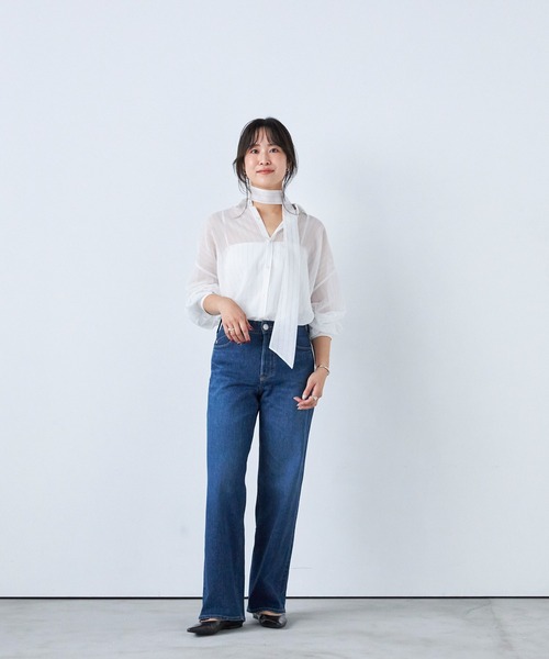 YANUK(ヤヌーク)の「ストレート "GINA"(デニムパンツ・レディース・インディゴブルー・27inch/26inch/25inch/24inch/23inch/22inch/21inch)」の1枚目の写真