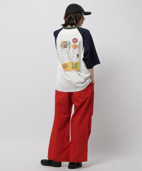 niko and...(ニコアンド)の「ハイカロリーラグランTシャツ(Tシャツ/カットソー・レディース・ブルー/ネイビー/パープル/グリーン・MEDIUM/LARGE)」の19枚目の写真