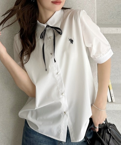 U.S. POLO ASSN.(ユーエスポロアッスン)の「【Ada.別注 U.S. POLO ASSN】リボン タイ 付き 半袖 ブラウス(シャツ/ブラウス・レディース・サックスブルー/ネイビー/ホワイト・FREE)」の4枚目の写真