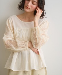 シャーリングパフレースブラウス