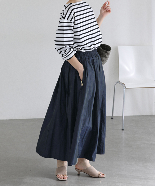 La TOTALITE（ラトータリテ）の「【洗える】タフタジップポケットスカート（スカート・レディース・ネイビー/ベージュ/バーガンディー・38/36）」の3枚目の写真