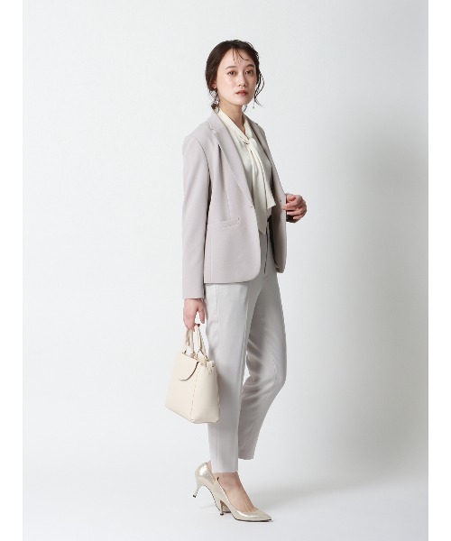 SUIT SQUARE（スーツスクエア）の「【2点セット】ジャケット＆パンツセットアップ ハンドウォッシュ ハイストレッチジョーゼット 無地（スーツセット・レディース・グレー/グレイッシュベージュ/ネイビー・42(13号)/40(11号)/38(9号)/36(7号)）」の13枚目の写真