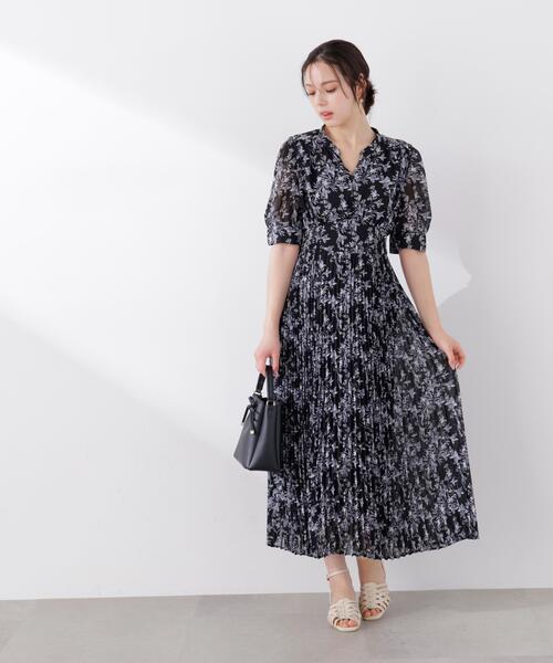 PROPORTION BODY DRESSING(プロポーションボディドレッシング)の「花柄プリーツワンピース / 1216140311(ワンピース・レディース・ブラック/ホワイト系その他・MEDIUM/P/S)」の3枚目の写真