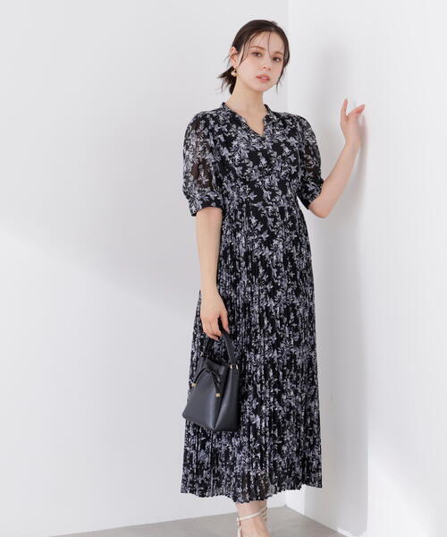 PROPORTION BODY DRESSING（プロポーションボディドレッシング）の「花柄プリーツワンピース / 1216140311（ワンピース・レディース・ブラック/ホワイト系その他・MEDIUM/P/S）」の2枚目の写真