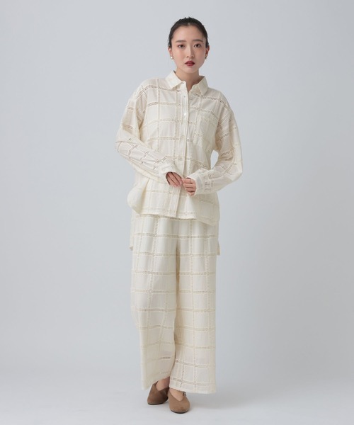 LEPSIM（レプシィム）の「スクエア刺繍シャツチュニック　639398（シャツ/ブラウス・レディース・アイボリー/ブラック・FREE）」の6枚目の写真