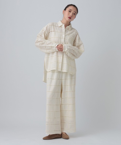 LEPSIM（レプシィム）の「スクエア刺繍シャツチュニック　639398（シャツ/ブラウス・レディース・アイボリー/ブラック・FREE）」の7枚目の写真