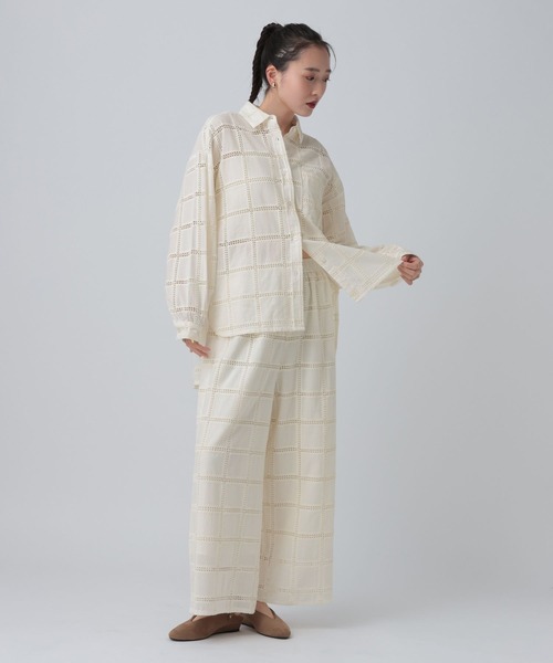 LEPSIM（レプシィム）の「スクエア刺繍シャツチュニック　639398（シャツ/ブラウス・レディース・アイボリー/ブラック・FREE）」の8枚目の写真