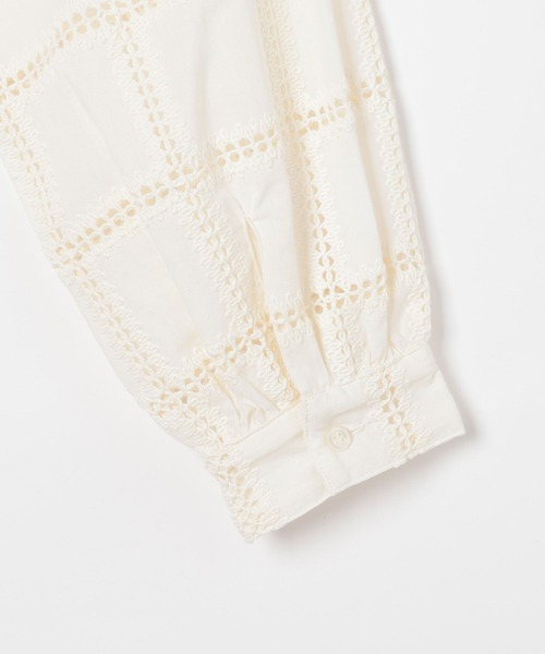 LEPSIM（レプシィム）の「スクエア刺繍シャツチュニック　639398（シャツ/ブラウス・レディース・アイボリー/ブラック・FREE）」の12枚目の写真