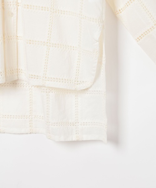 LEPSIM（レプシィム）の「スクエア刺繍シャツチュニック　639398（シャツ/ブラウス・レディース・アイボリー/ブラック・FREE）」の13枚目の写真